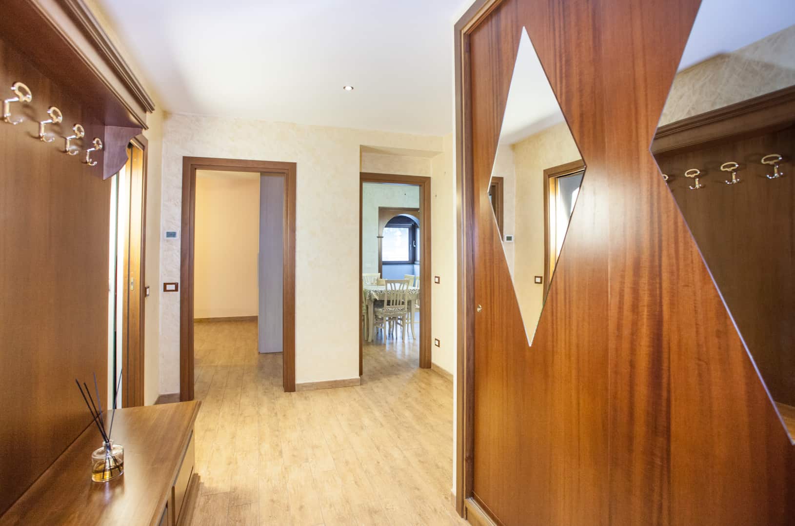 un-posto-in-fiera-corridoio a casa di paoletto bagno<br />